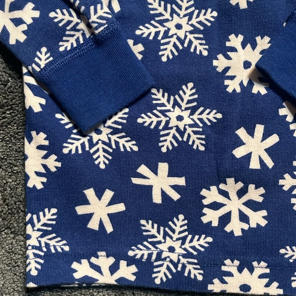 Hanna Andersson snowflake pajamas size 4 - Picture 3 of 9